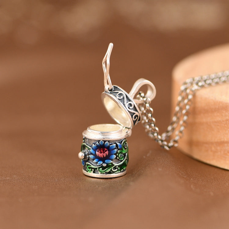 Oil Lotus Gawu Box Necklace