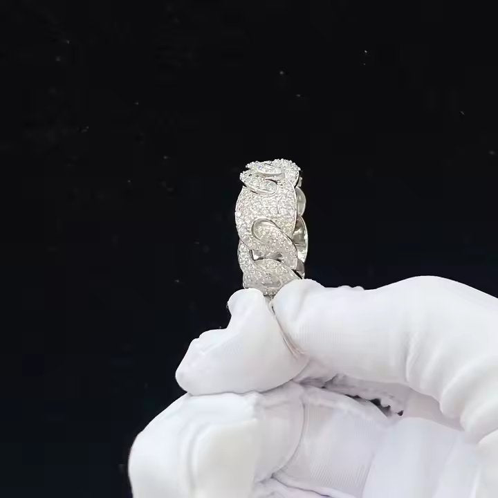 Moissanite Chain Ring