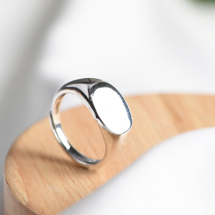 Smooth adjustable ring