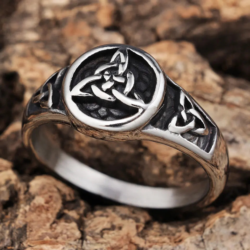Irish Celtic Knot ring