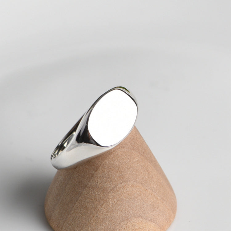 Smooth adjustable ring