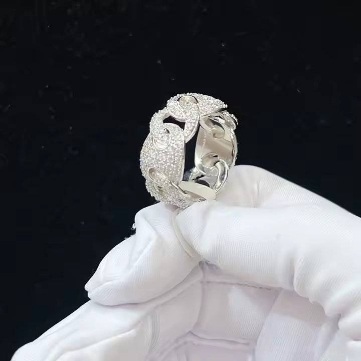 Moissanite Chain Ring