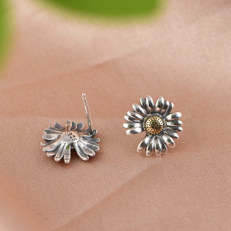 Daisy Stud Earrings