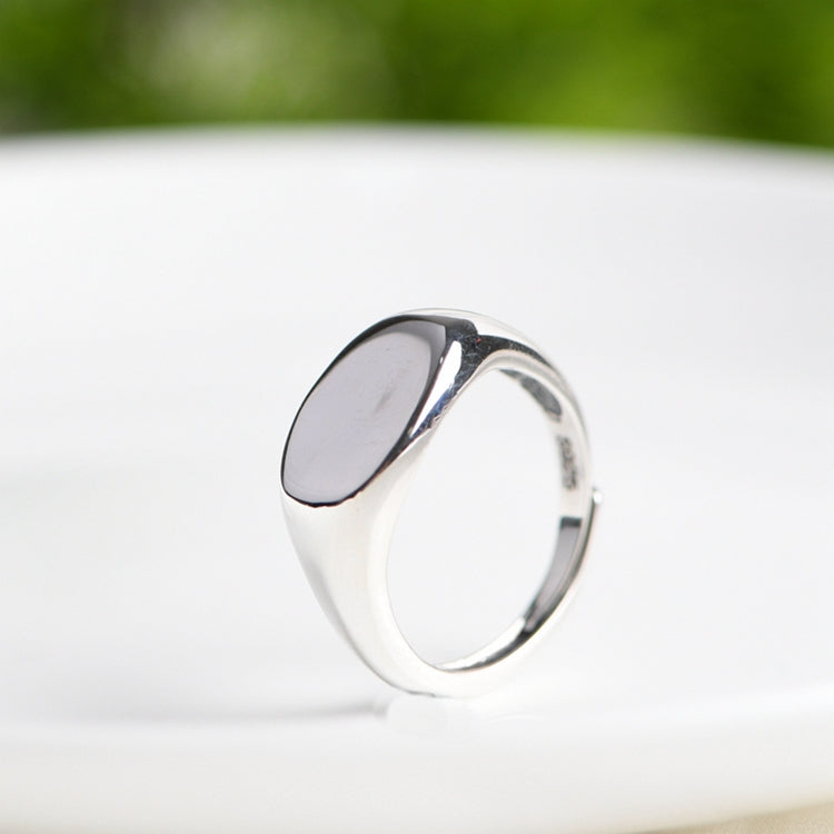 Smooth adjustable ring