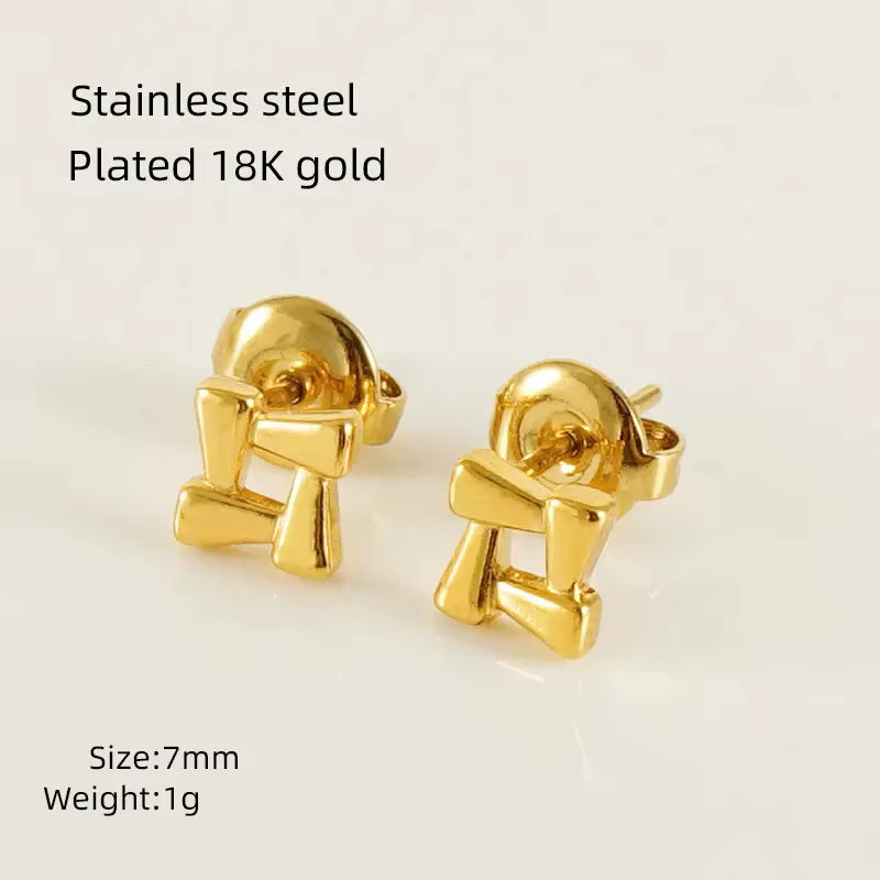 Heart-shaped Stud Earrings