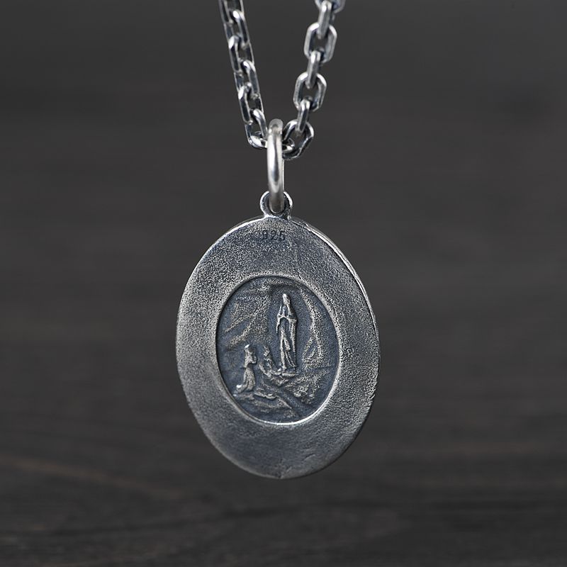Oval Necklace
