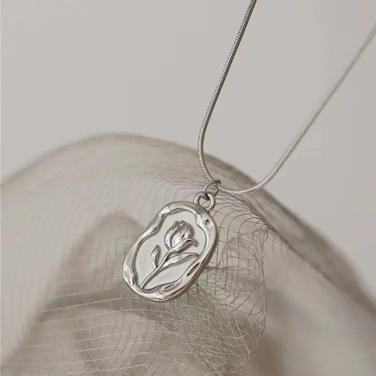 Rose Pendant Necklace