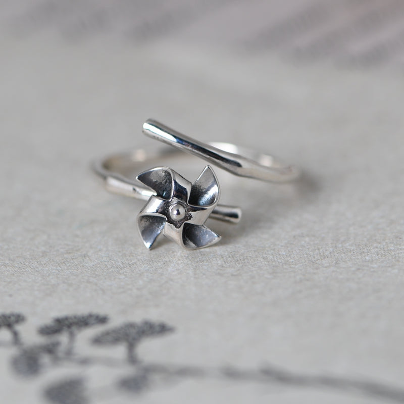Windmill Ring