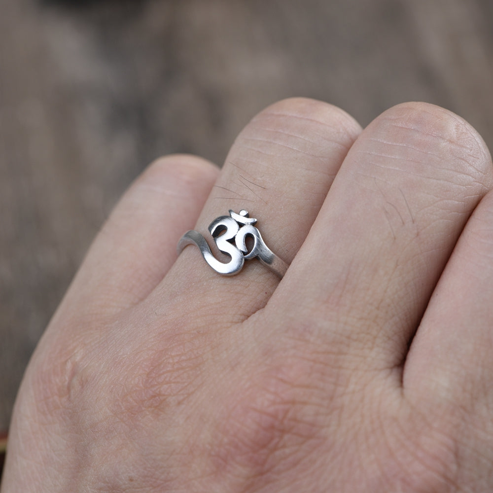 Retro Matte Opening ring