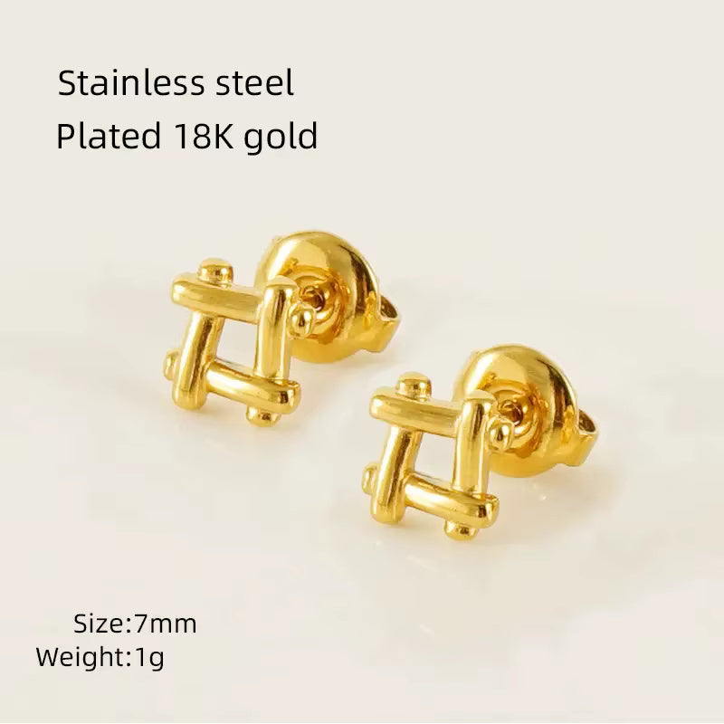 Heart-shaped Stud Earrings