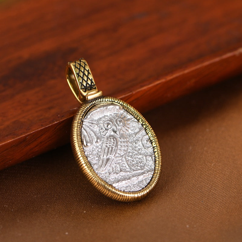 Queen's Head Necklace