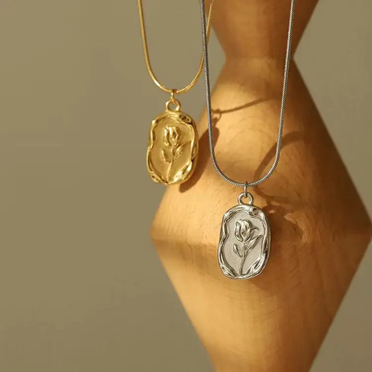 Rose Pendant Necklace