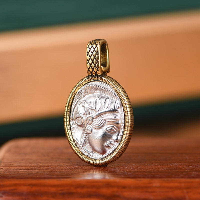 Queen's Head Necklace