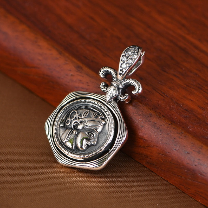 Queen Head Swivel Necklace
