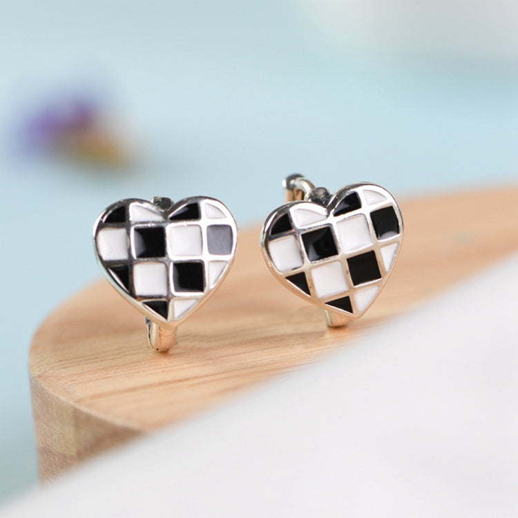 Heart-shaped Black-and-white Lattice Mosaic Earrings