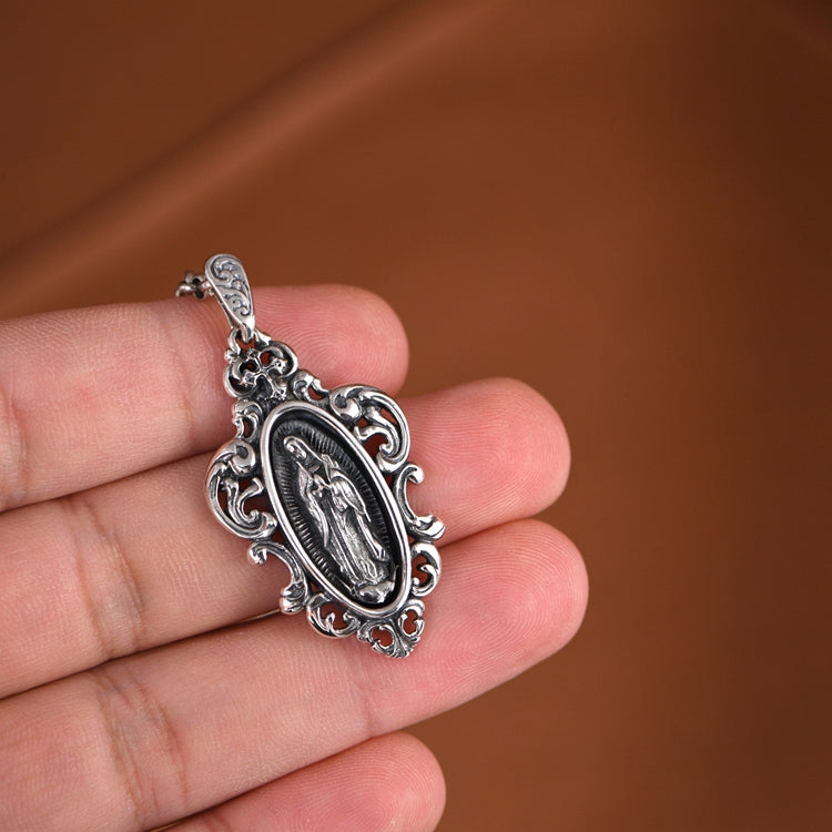 Maria Necklace