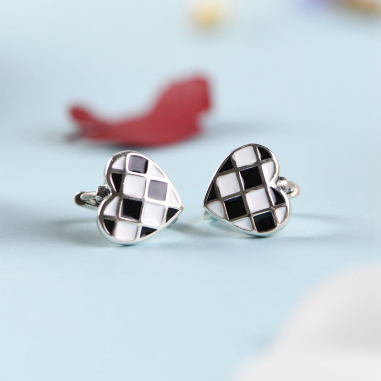Heart-shaped Black-and-white Lattice Mosaic Earrings