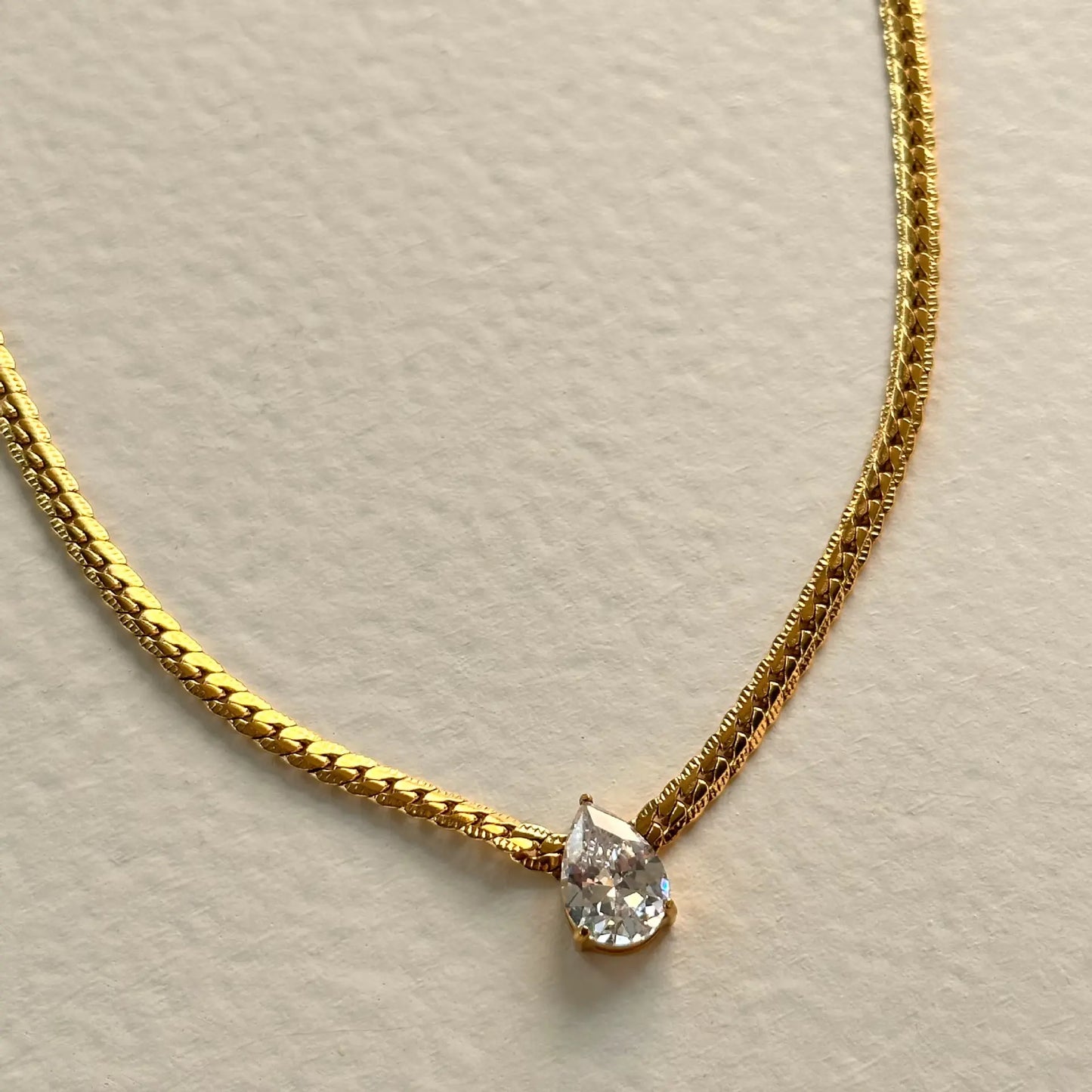 Teardrop Zircon Necklace