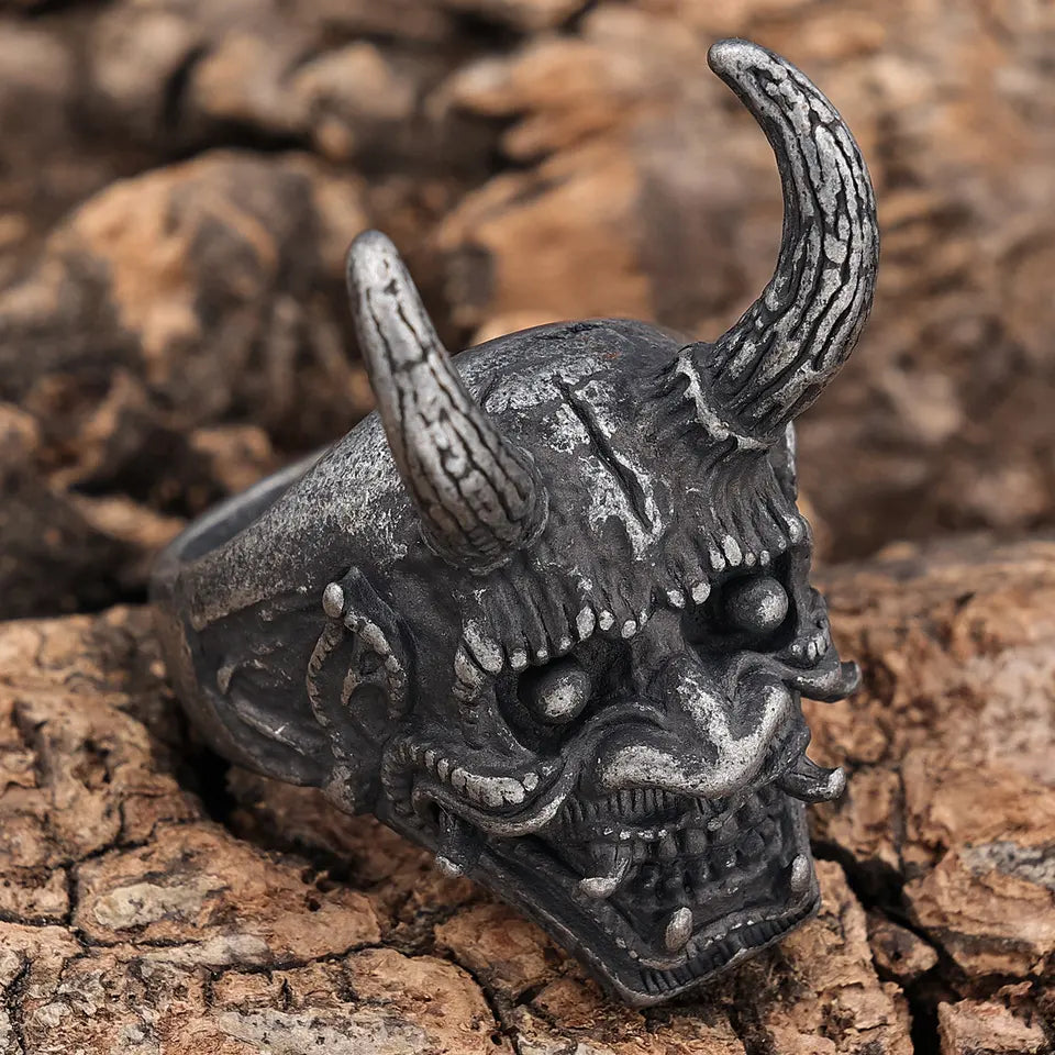Long Horn Devil Ring