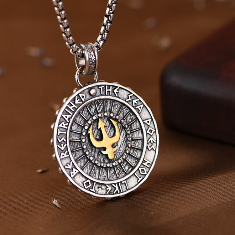 Rock Gold Star Round Necklace