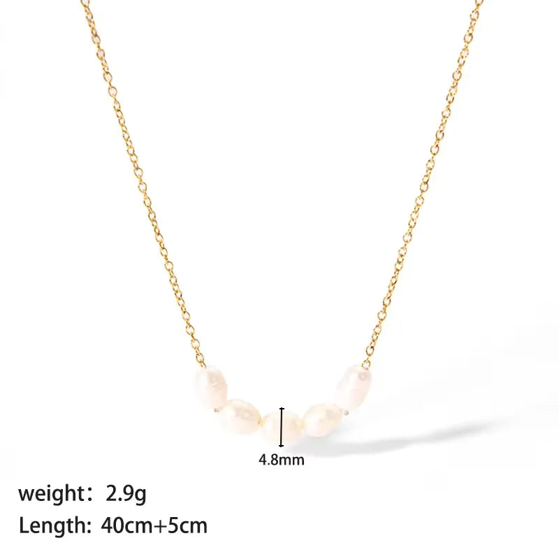 Pearl Curve Necklace