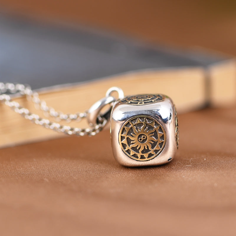 Star-Shaped Sieve Necklace