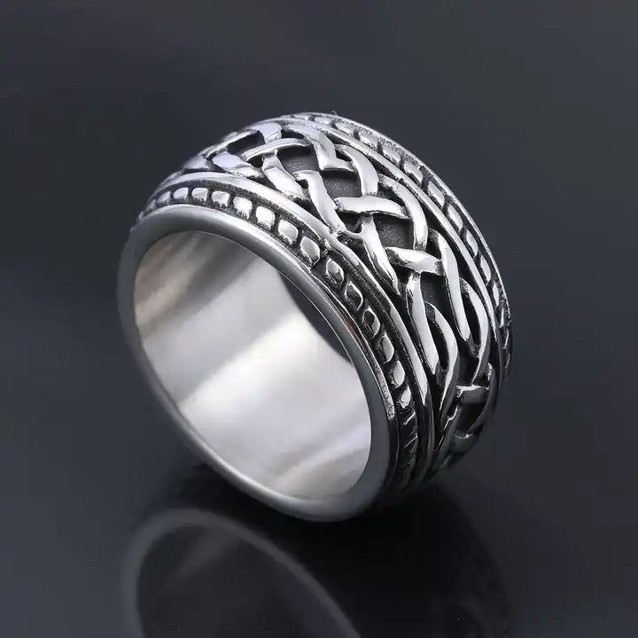 Viking Infinite Irish Knot ring