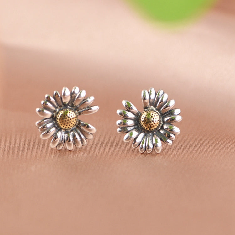 Daisy Stud Earrings