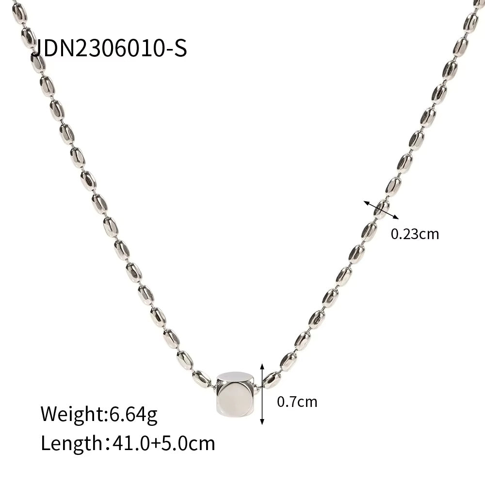 Luna Necklace