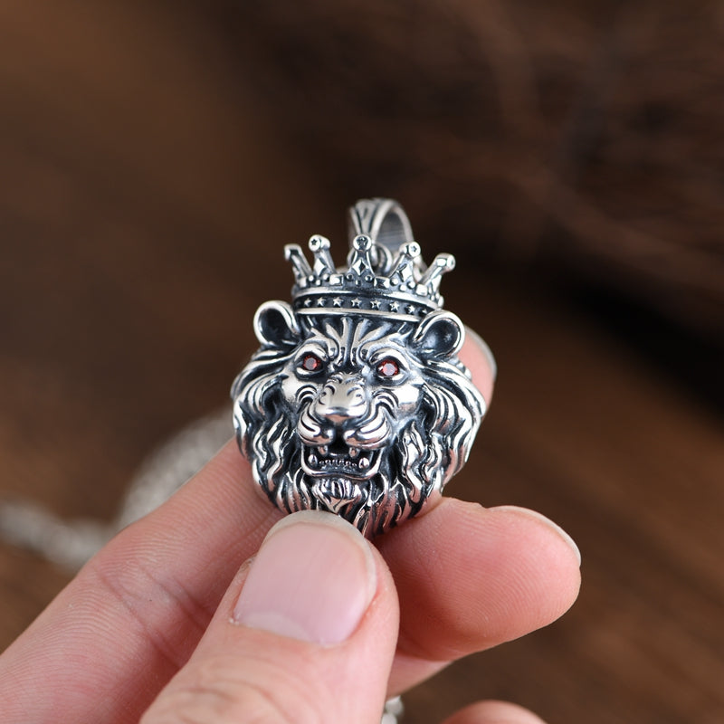 Rock Crown lion Necklace