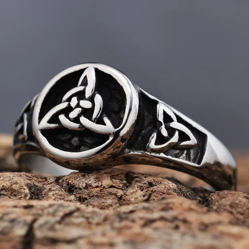Irish Celtic Knot ring
