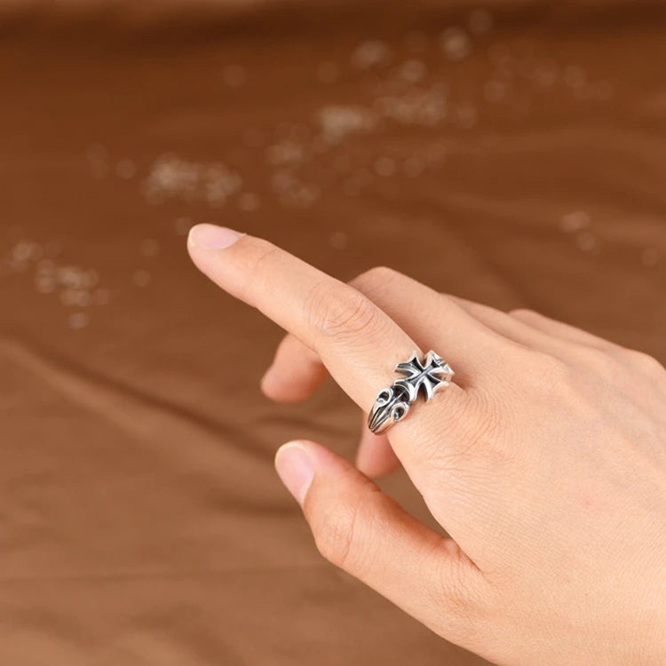 Rock Cross Ring