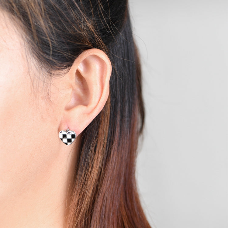 Heart-shaped Black-and-white Lattice Mosaic Earrings