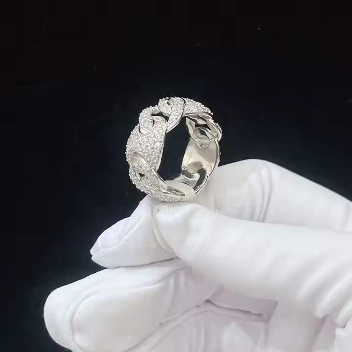 Moissanite Chain Ring
