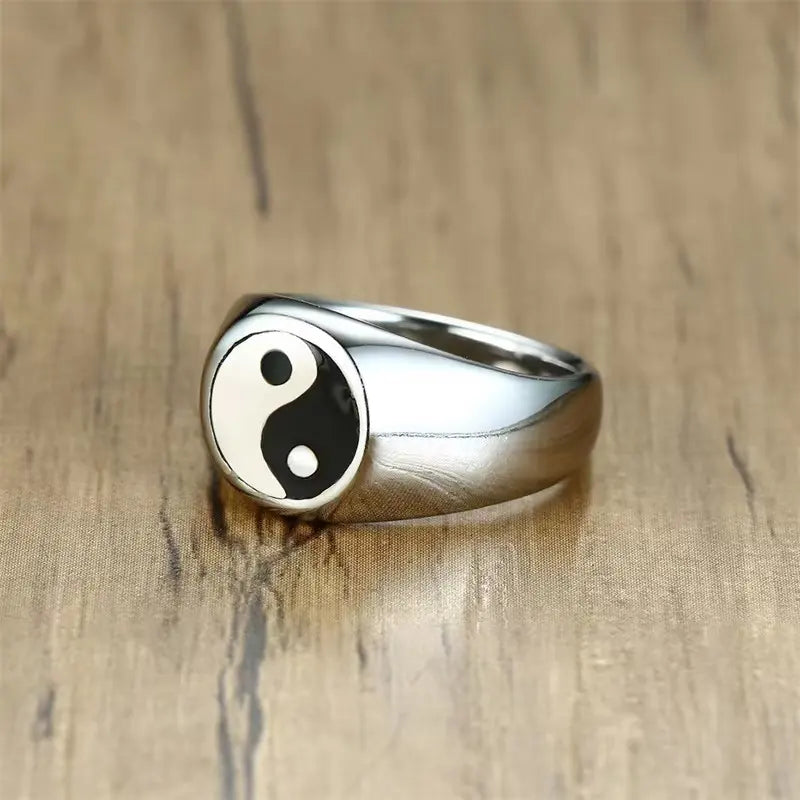 Yin-Yang Ring