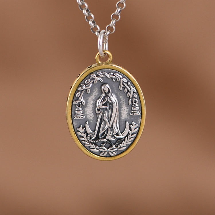 Oval Maria Necklace