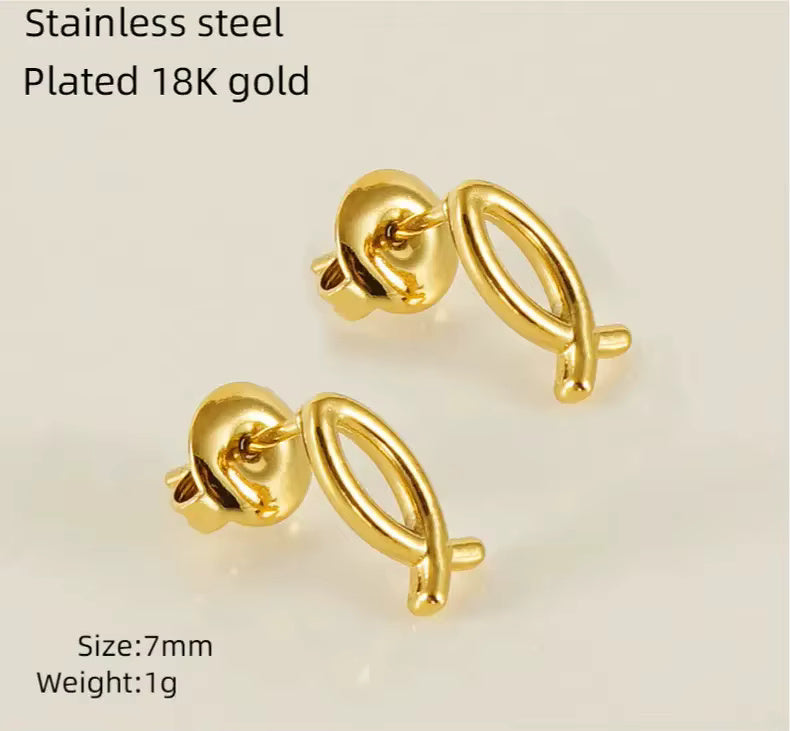Heart-shaped Stud Earrings