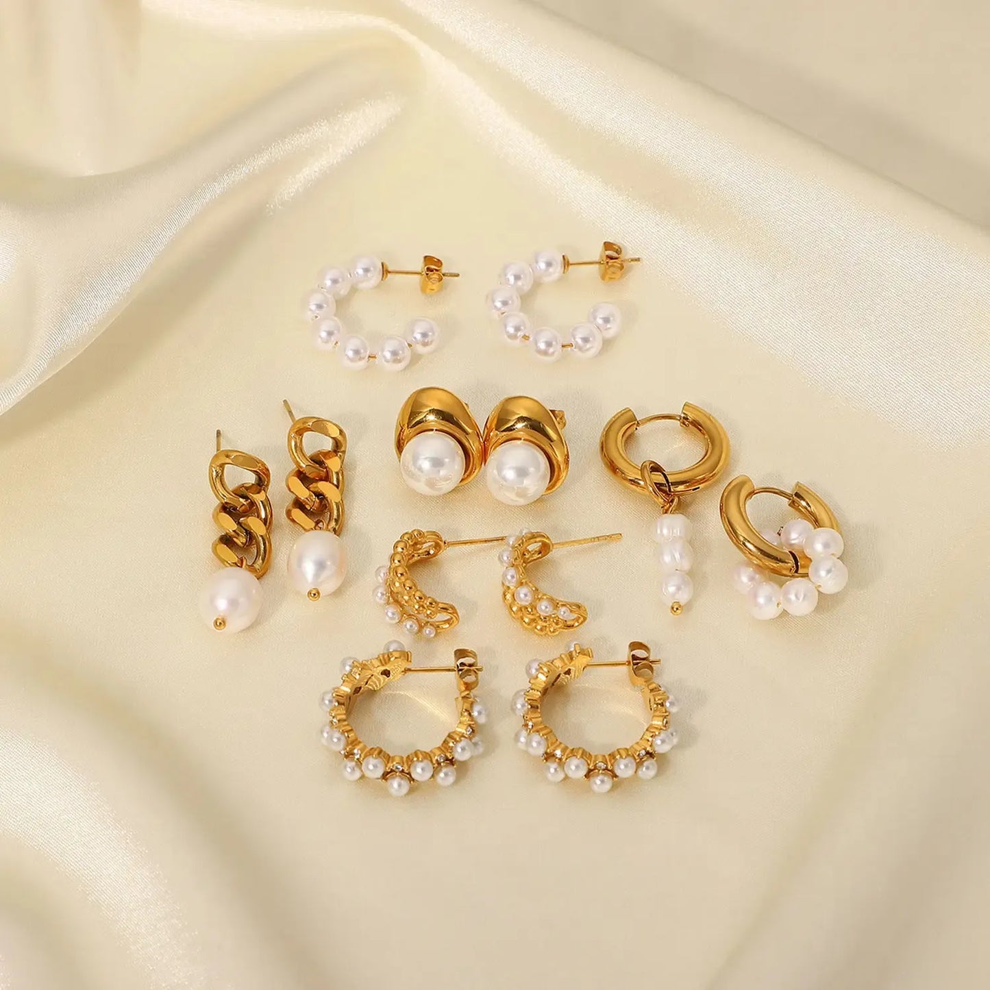 C-shape Pearl Earrings