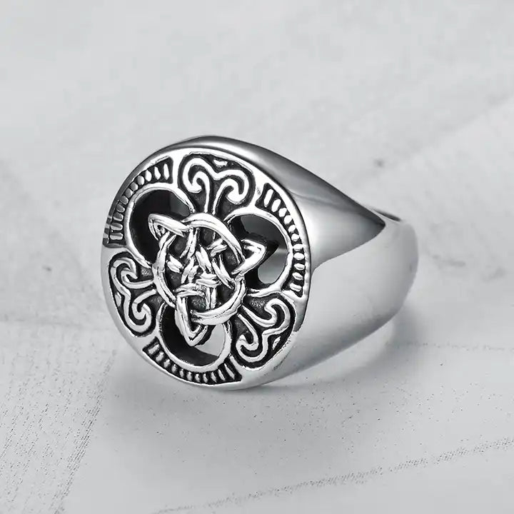 Triangle Irish Celtic Knot ring