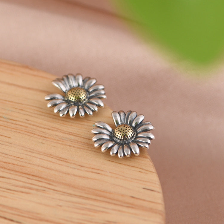 Daisy Stud Earrings