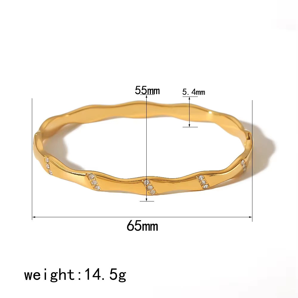 Twisted Cuff Bangle Luxury Bracelet