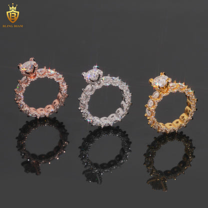Round brilliant-cut moissanite ring