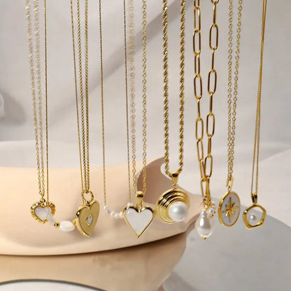 Star White Shell Pendant Necklace