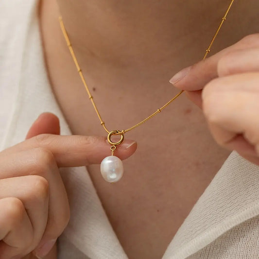 Modern Pearl Necklace