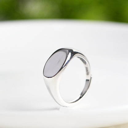 Smooth adjustable ring