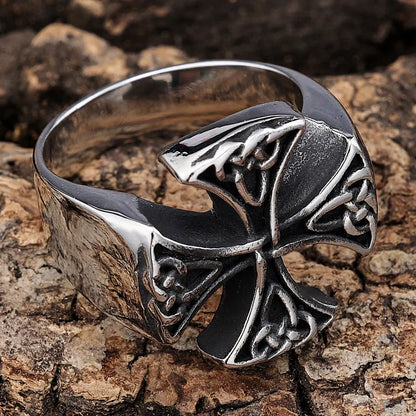 Irish Celtic symbol knot ring