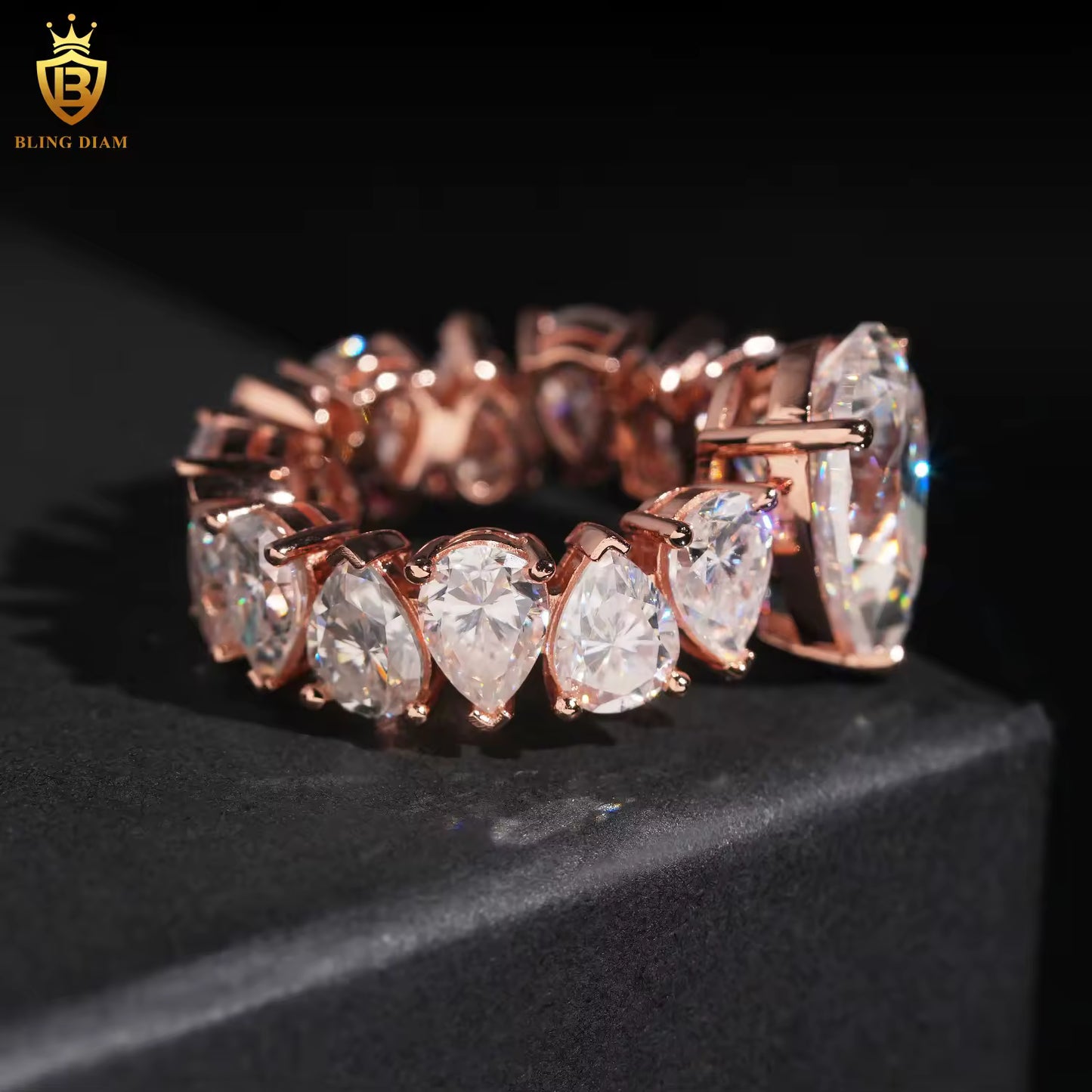 Pear-shaped moissanite ring