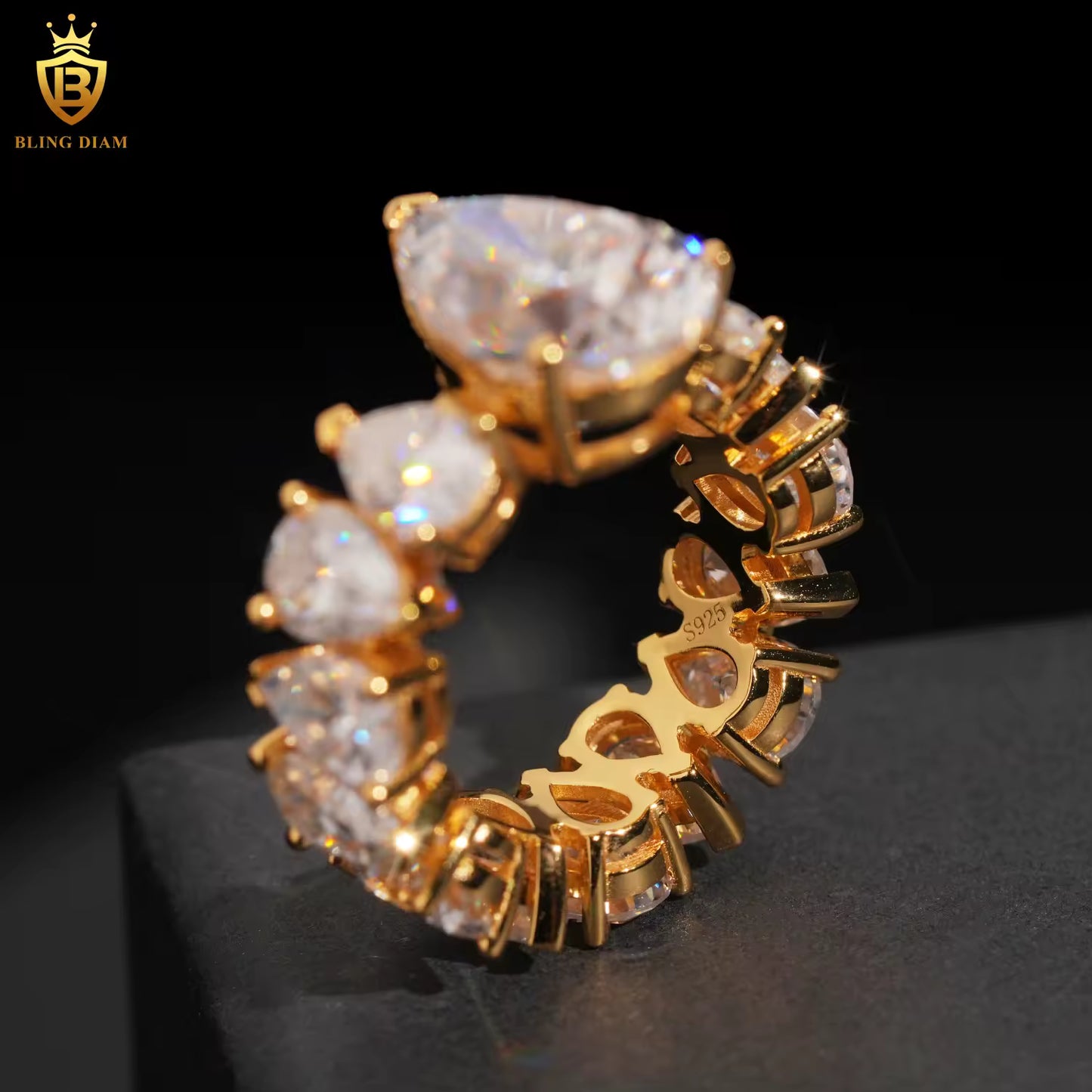 Pear-shaped moissanite ring