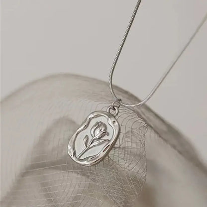 Rose Pendant Necklace