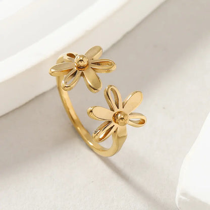 Gold Daisy Ring